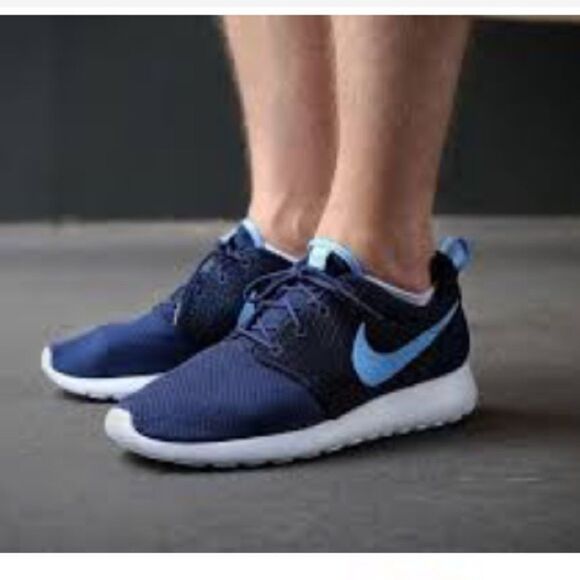✨3xHhP✨Nike Roshe Run Womens✨ - Picture 1 of 8